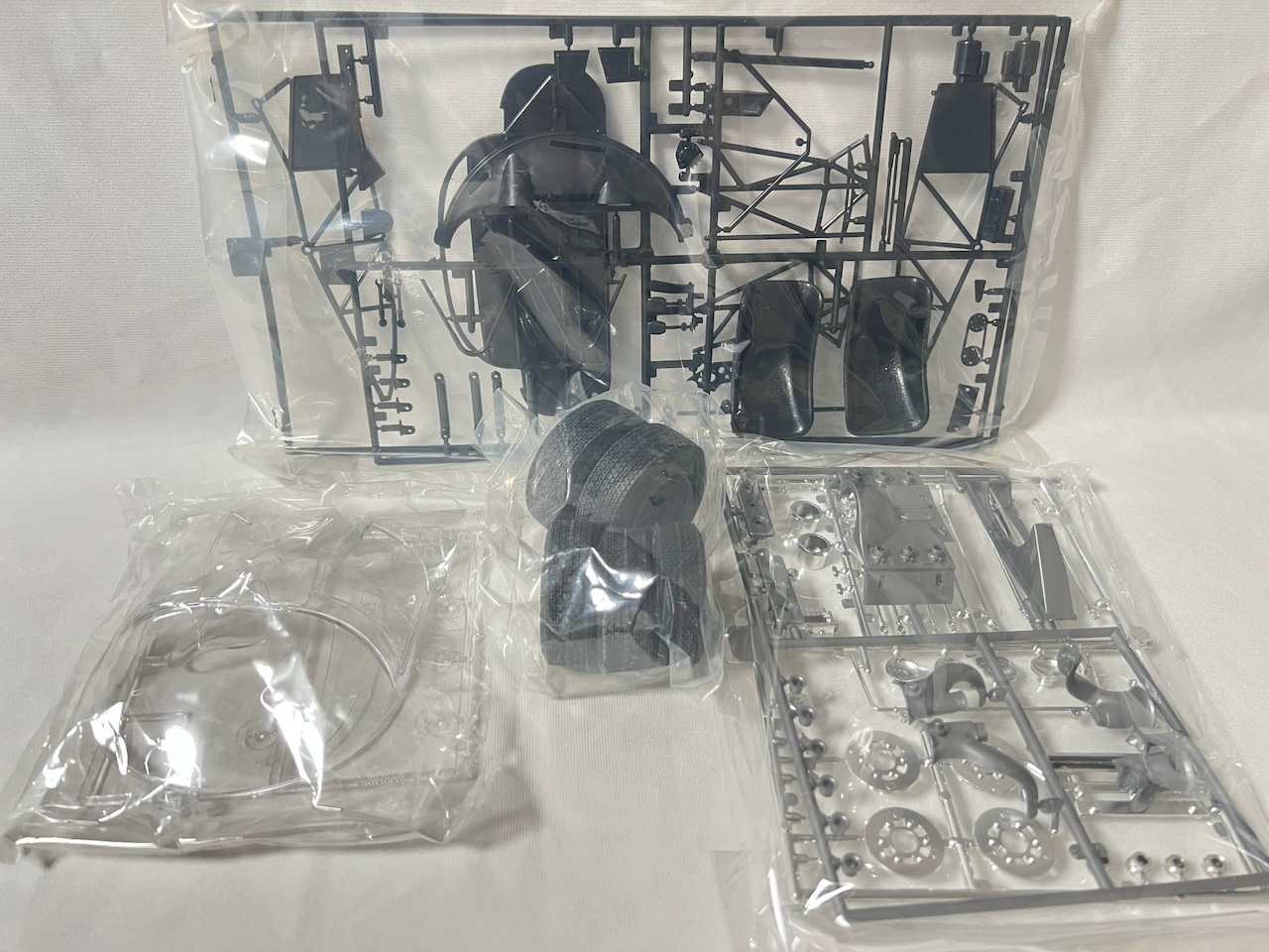 Tamiya 1/12 PORSCHE 910 CARRERA 10 Big Scale Series Plastic Model Kit